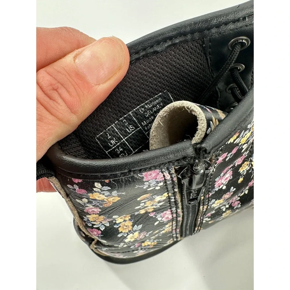 Dr Marten's Combat Boot Youth Girl Delaney‎ Black Flower Print Size US 3 UK 2